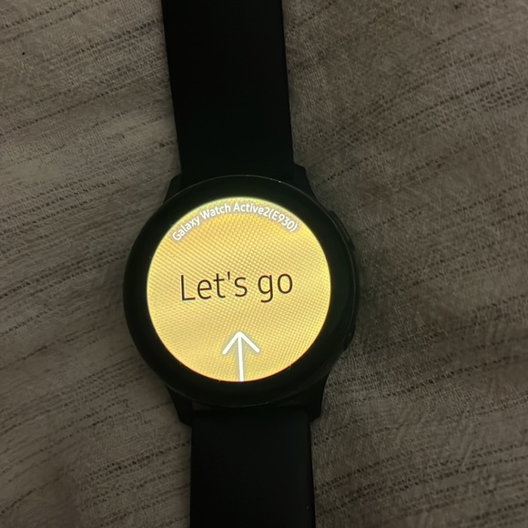 Samsung Galaxy Active 2 Watch - Picture 2 of 4